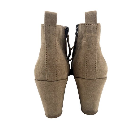 DV Dolce Size 9 Wedge Ankle Boots Booties Tan Taupe Side Zip Tie-up Faux Suede - Picture 4 of 11